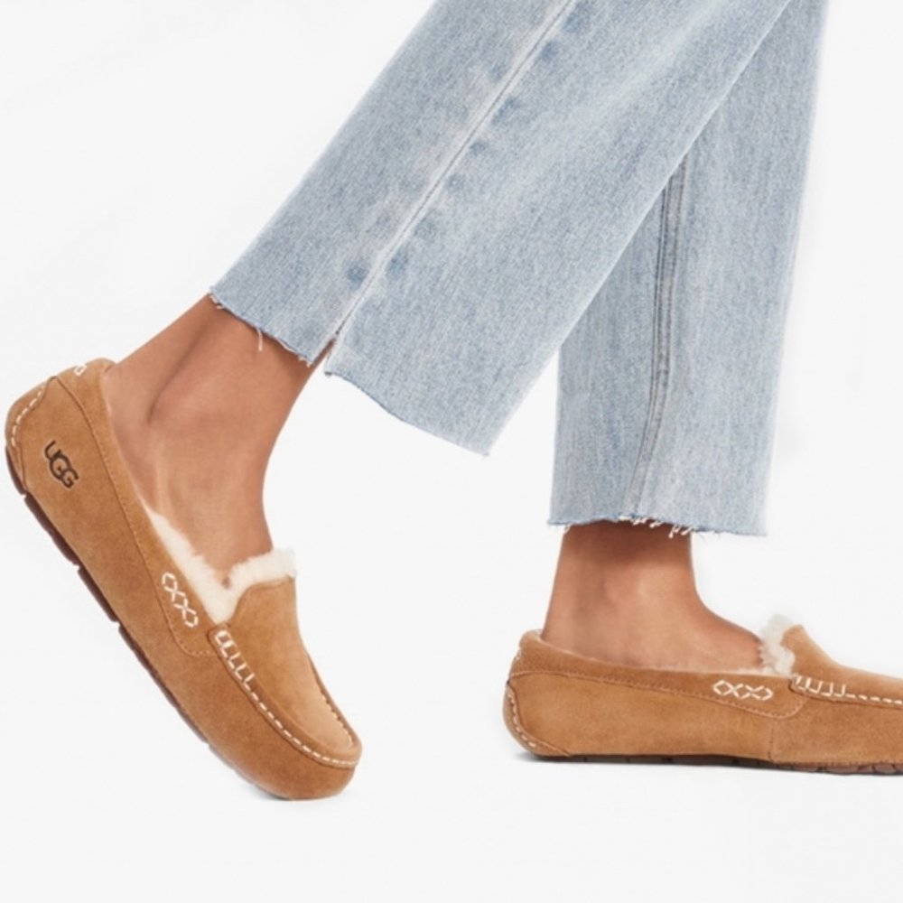 UGG Women's Ansley Slipper Moccasins 🎁